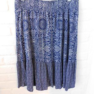 Ladies Knee lengh skirt